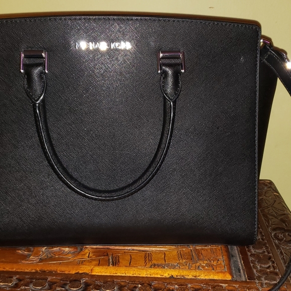 Mk Purse - Picture 2 of 3
